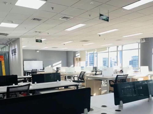 新中关大厦精装小户型写字楼特价出租，核心商务区办公室租赁首选
